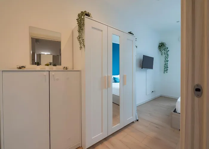 I Host - Rogoredo 49 * Mediolan